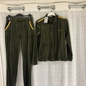 Elegant Olive Velour Women's Jogger Set